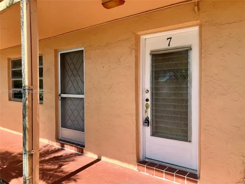 20275 NE 2nd Ave #7