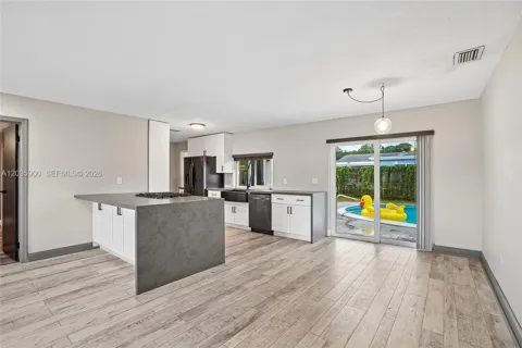 8440 Sheraton Dr