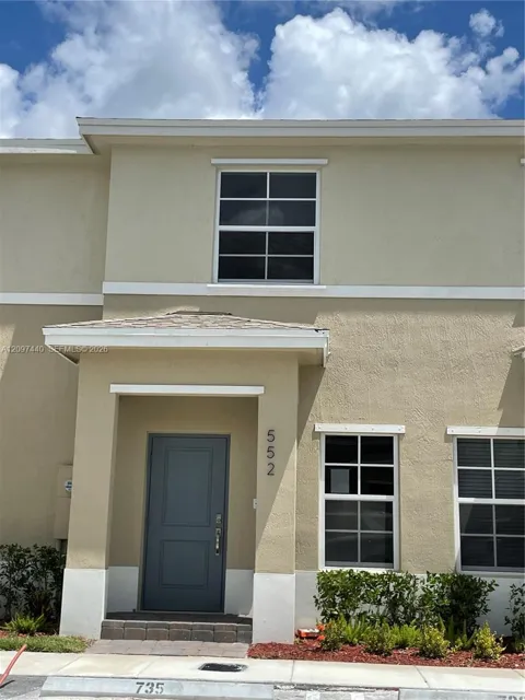 552 NE 4th Ln #552