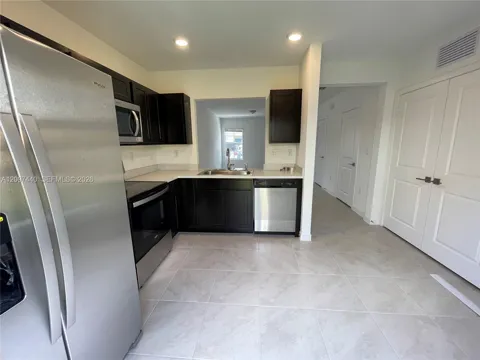 552 NE 4th Ln #552