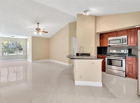 3370 Pinewalk Dr N #1222