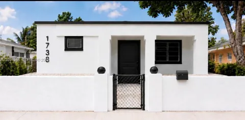 1738 NW 67th St