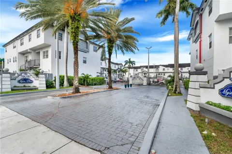955 NW 82nd Ave #213-C
