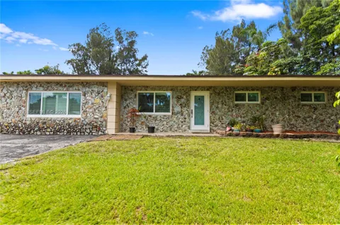 4801 SW 59th Ter