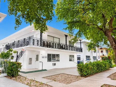 1235 Normandy Dr #5