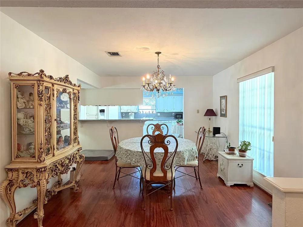 851 Oakridge Drive Cleveland, TX 77328