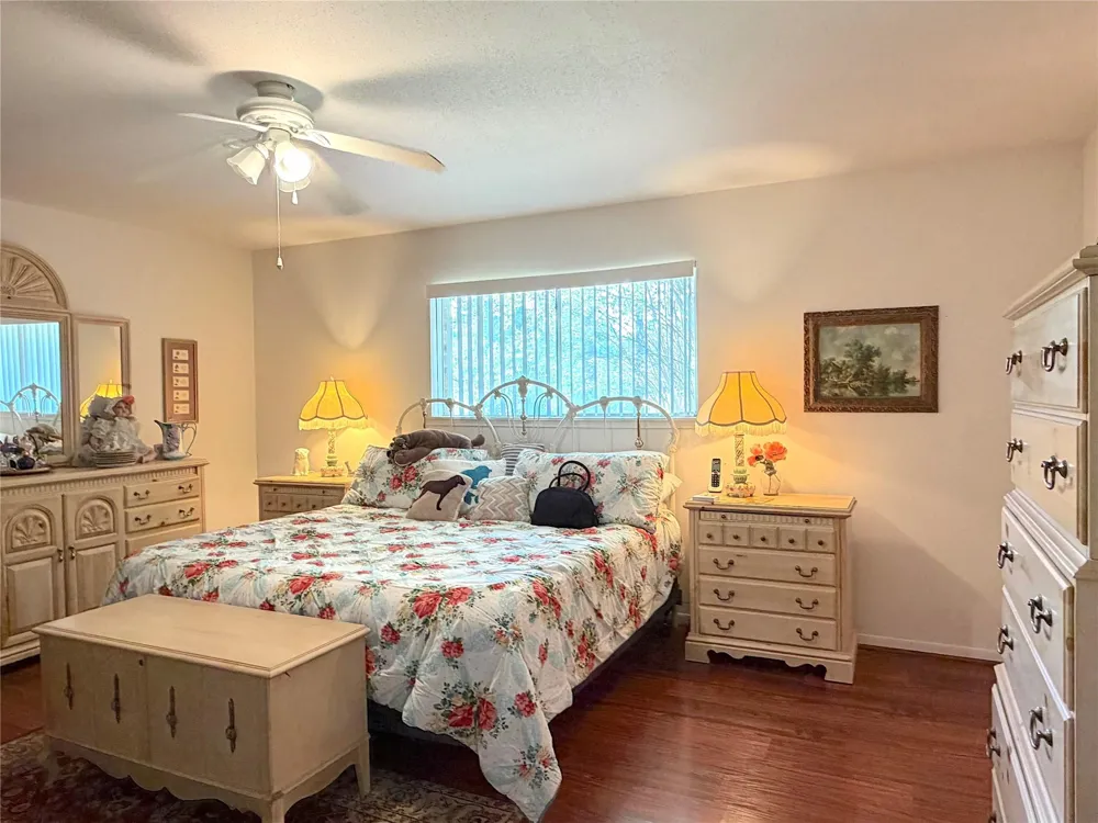 851 Oakridge Drive Cleveland, TX 77328