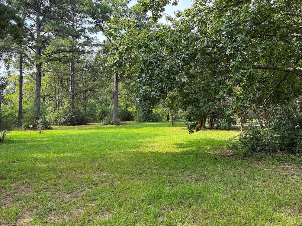 851 Oakridge Drive Cleveland, TX 77328