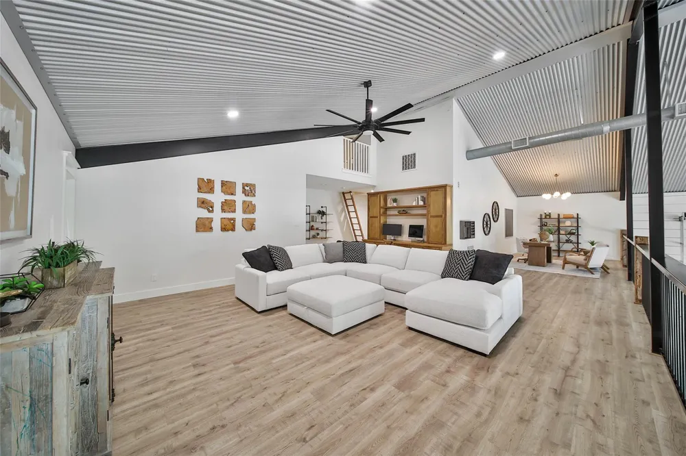18859 Kinkaid Road W Montgomery, TX 77316