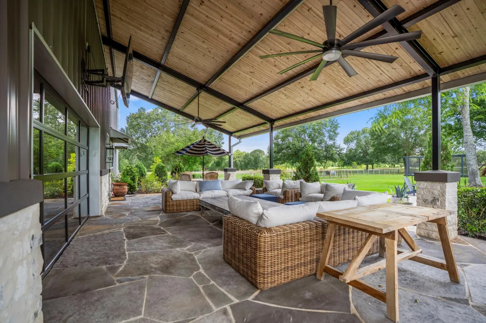 18859 Kinkaid Road W Montgomery, TX 77316