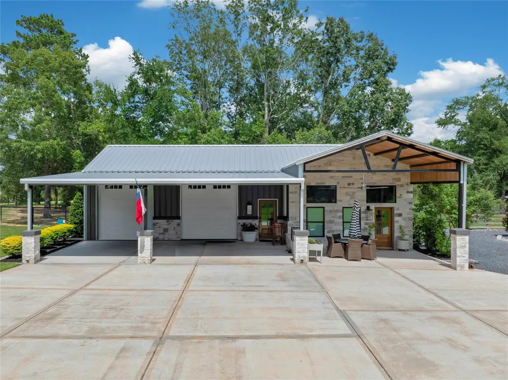 18859 Kinkaid Road W Montgomery, TX 77316
