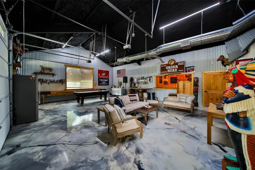 18859 Kinkaid Road W Montgomery, TX 77316