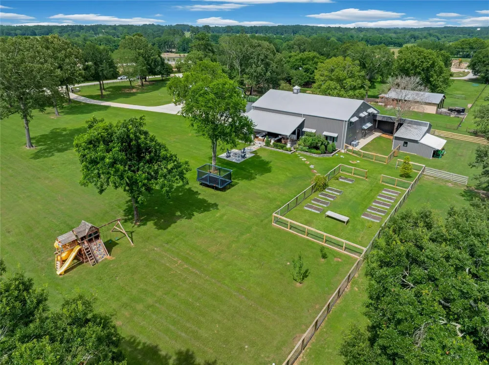 18859 Kinkaid Road W Montgomery, TX 77316