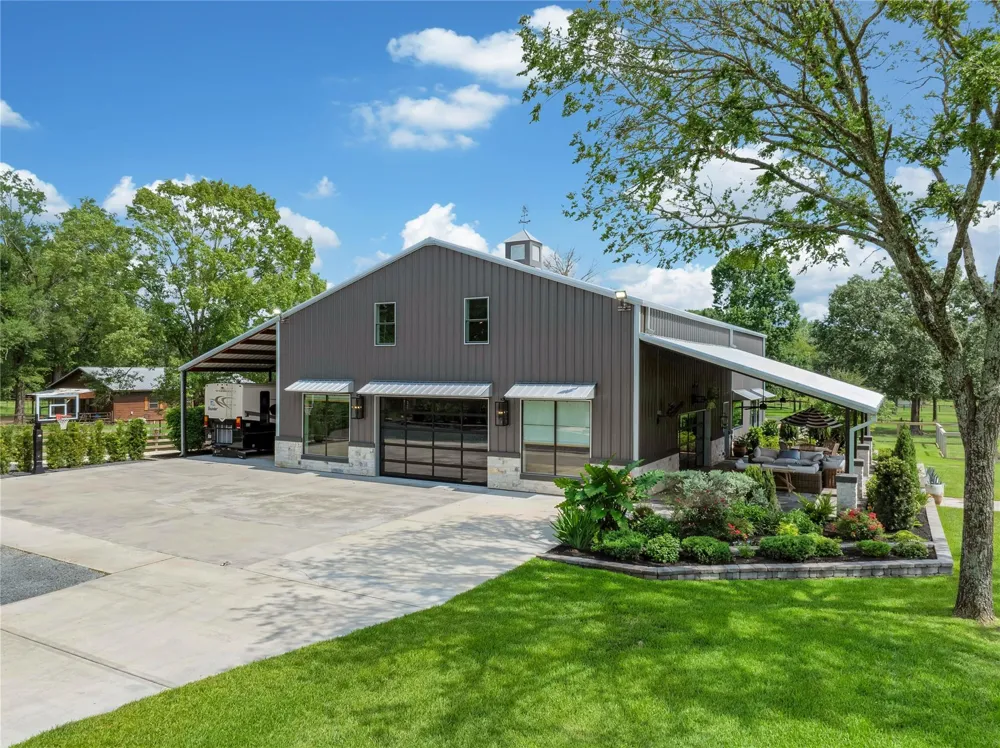 18859 Kinkaid Road W Montgomery, TX 77316