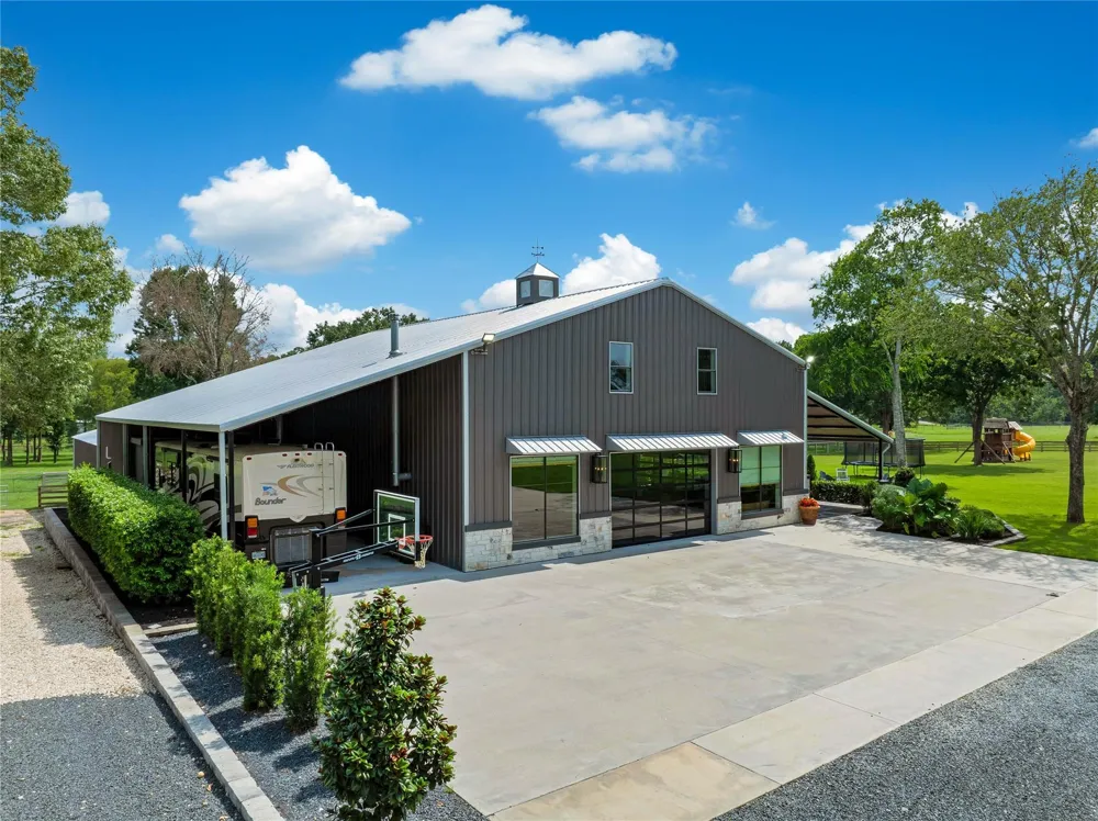 18859 Kinkaid Road W Montgomery, TX 77316