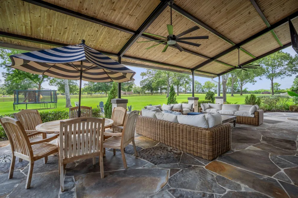 18859 Kinkaid Road W Montgomery, TX 77316