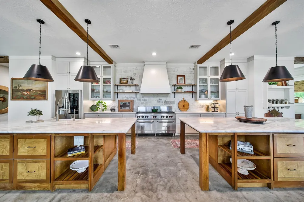 18859 Kinkaid Road W Montgomery, TX 77316