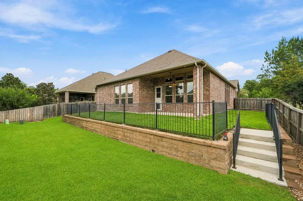 1503 Graystone Hills Drive Conroe, TX 77304