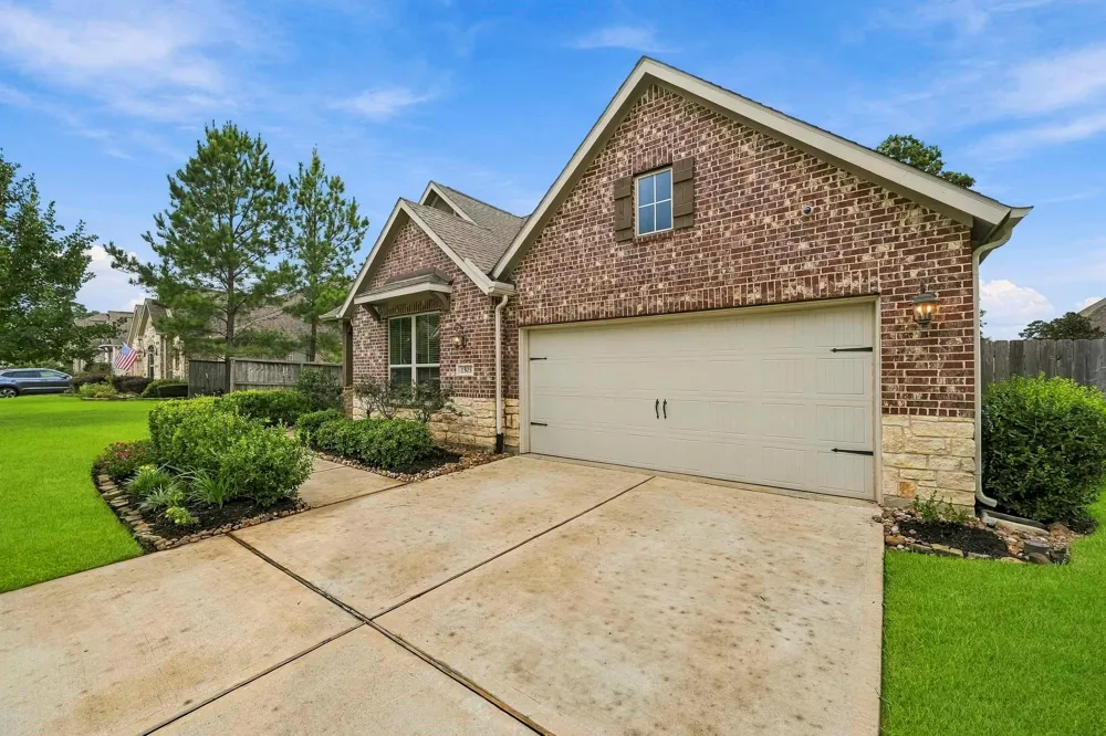 1503 Graystone Hills Drive Conroe, TX 77304