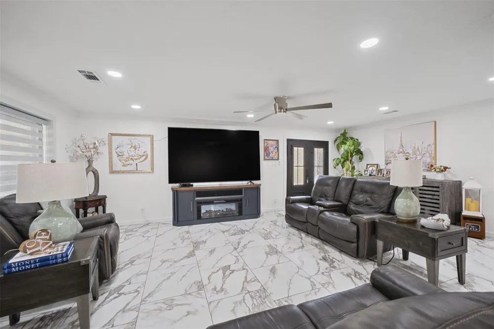 10677 Fm 2432 Road Conroe, TX 77303