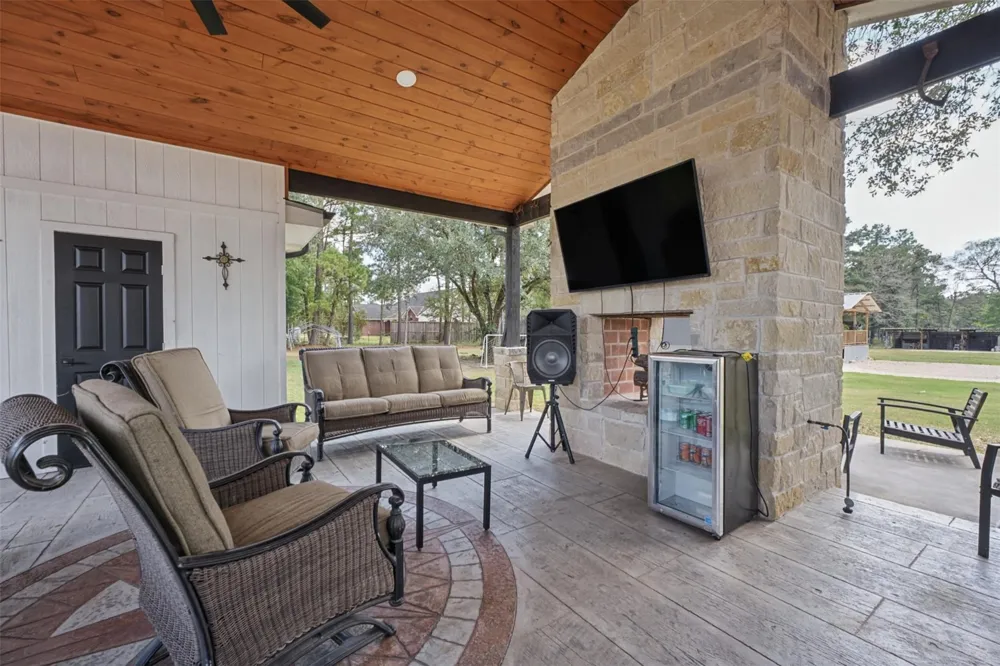 10677 Fm 2432 Road Conroe, TX 77303