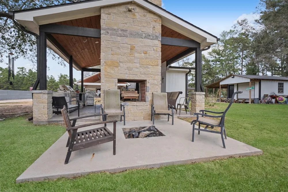 10677 Fm 2432 Road Conroe, TX 77303
