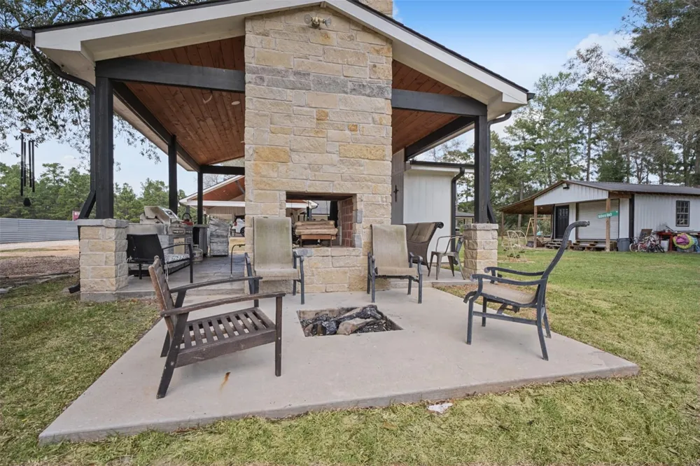 10677 Fm 2432 Road Conroe, TX 77303