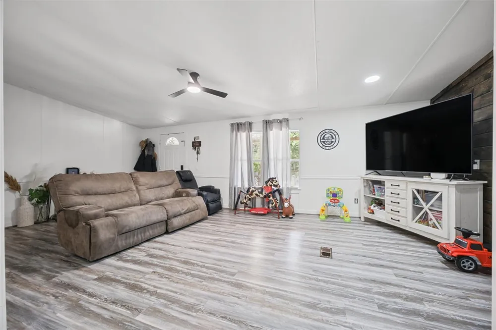10677 Fm 2432 Road Conroe, TX 77303