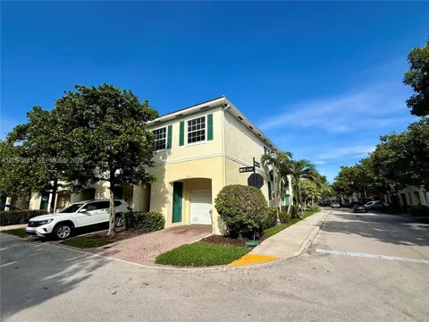 626 SW 3rd Ave