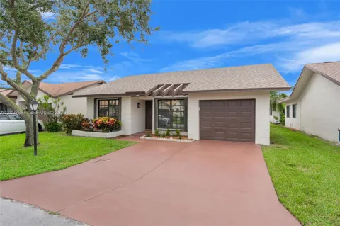 1563 SW 22nd Ter