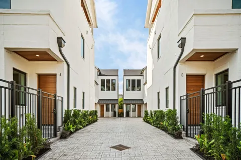 5409 Chevy Chase #D