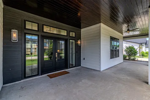 21823 White Oak View Drive