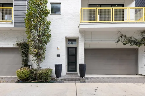 1215 Hickory Street #C