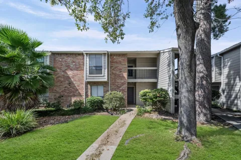 17331 Red Oak Drive #10