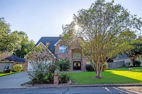 2905 Oakwood Drive