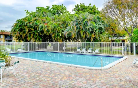 5160 SW 40th Ave #26D