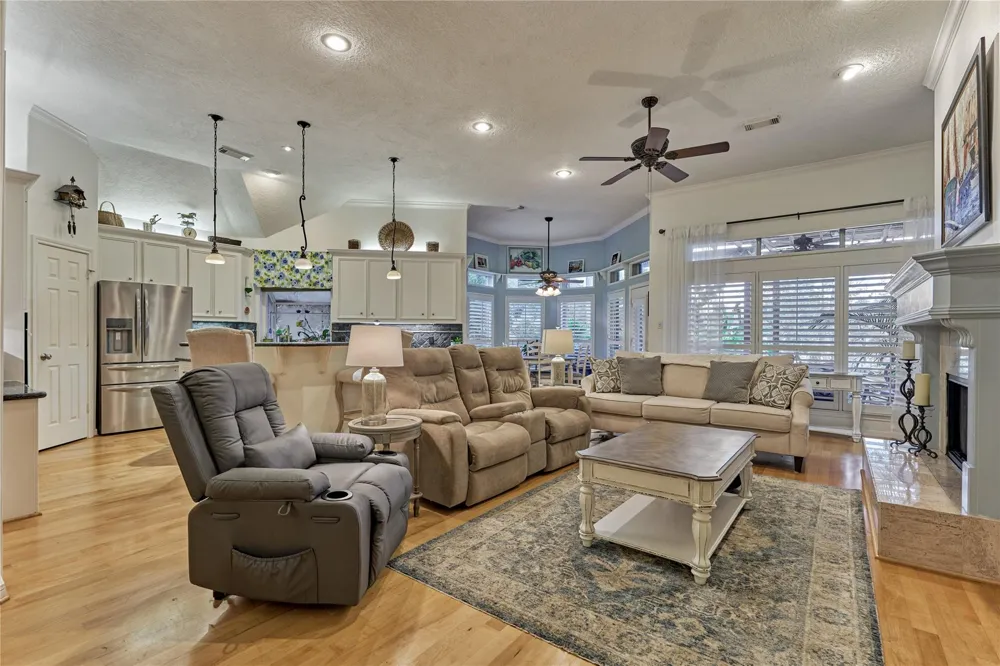 32 Hillwood Lane Montgomery, TX 77356
