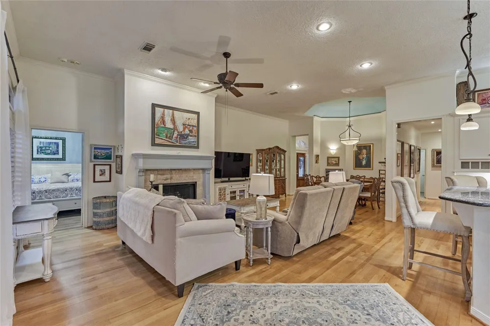 32 Hillwood Lane Montgomery, TX 77356