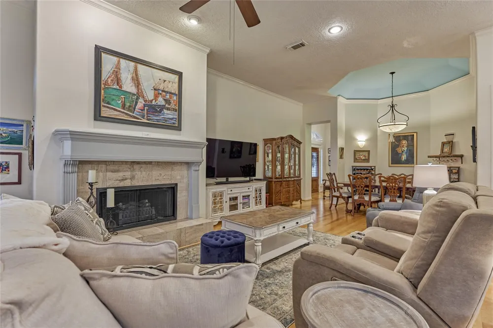32 Hillwood Lane Montgomery, TX 77356