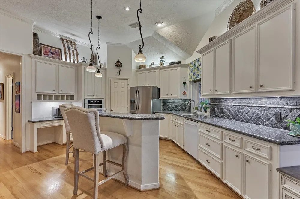 32 Hillwood Lane Montgomery, TX 77356