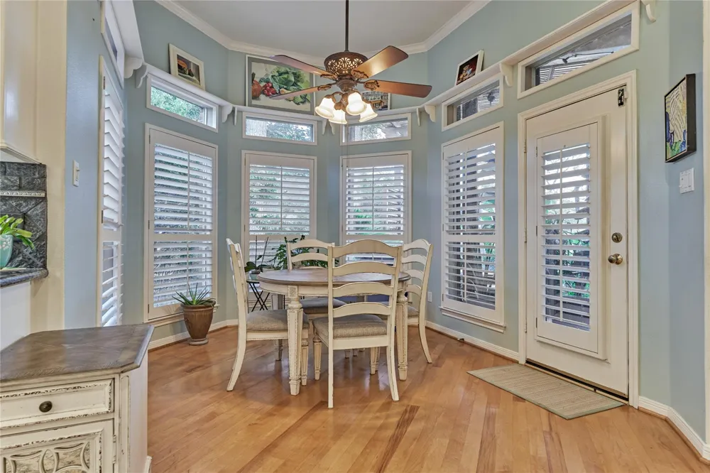 32 Hillwood Lane Montgomery, TX 77356