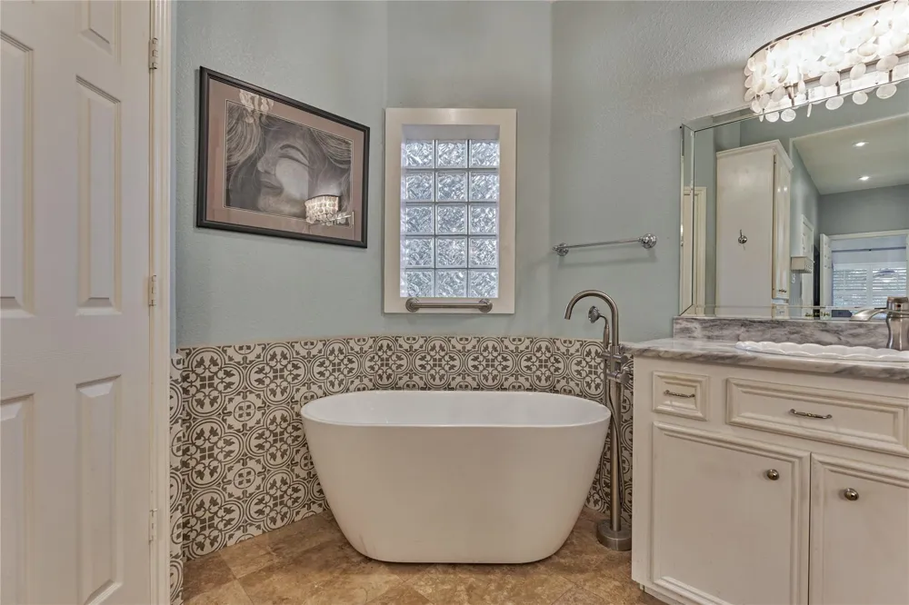 32 Hillwood Lane Montgomery, TX 77356