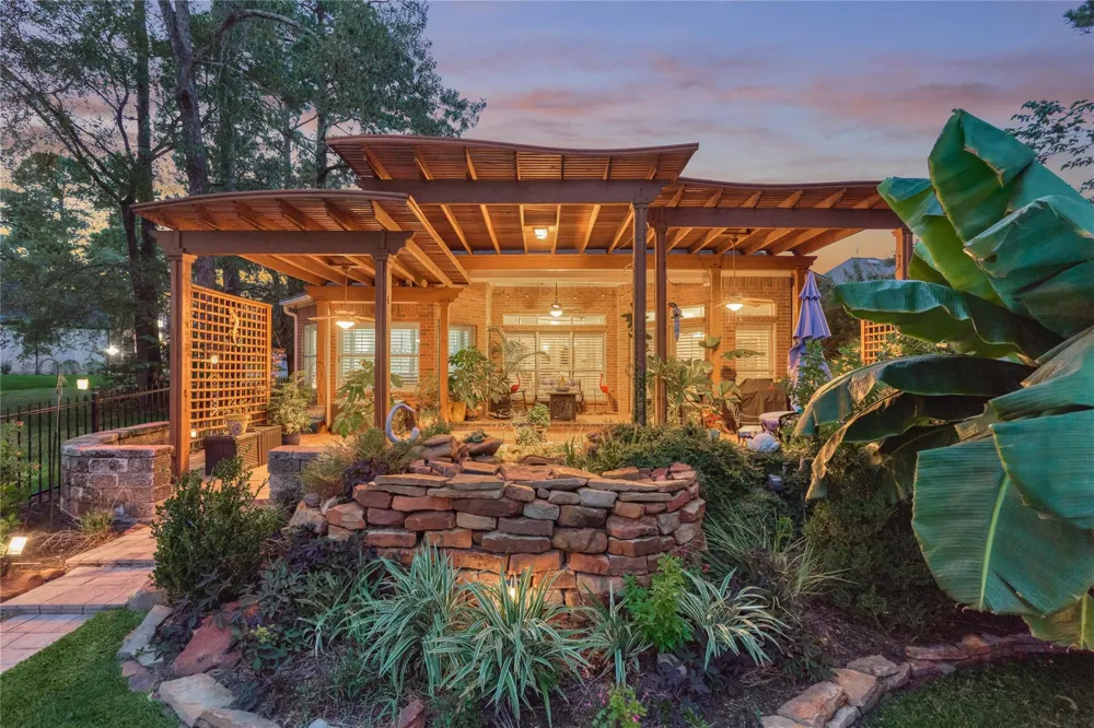 32 Hillwood Lane Montgomery, TX 77356