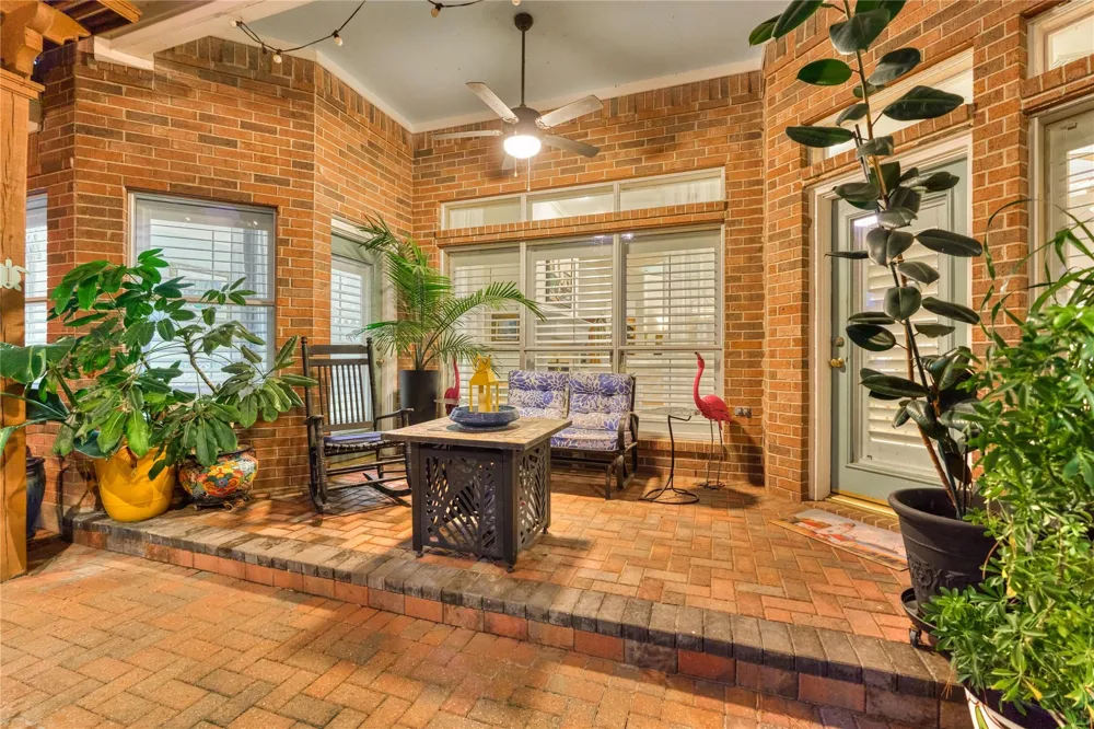 32 Hillwood Lane Montgomery, TX 77356