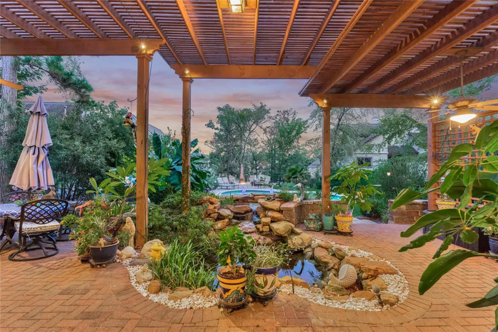 32 Hillwood Lane Montgomery, TX 77356