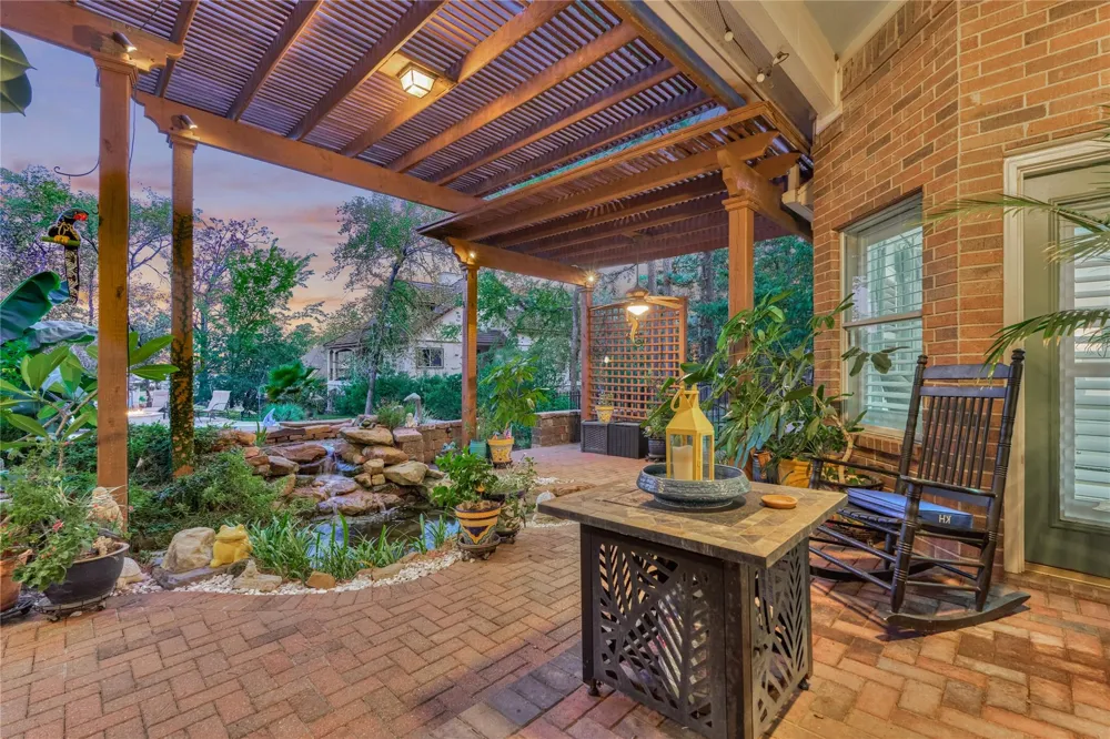 32 Hillwood Lane Montgomery, TX 77356