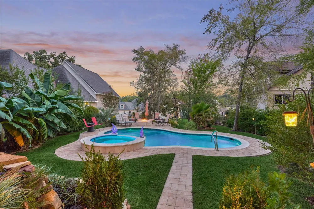 32 Hillwood Lane Montgomery, TX 77356
