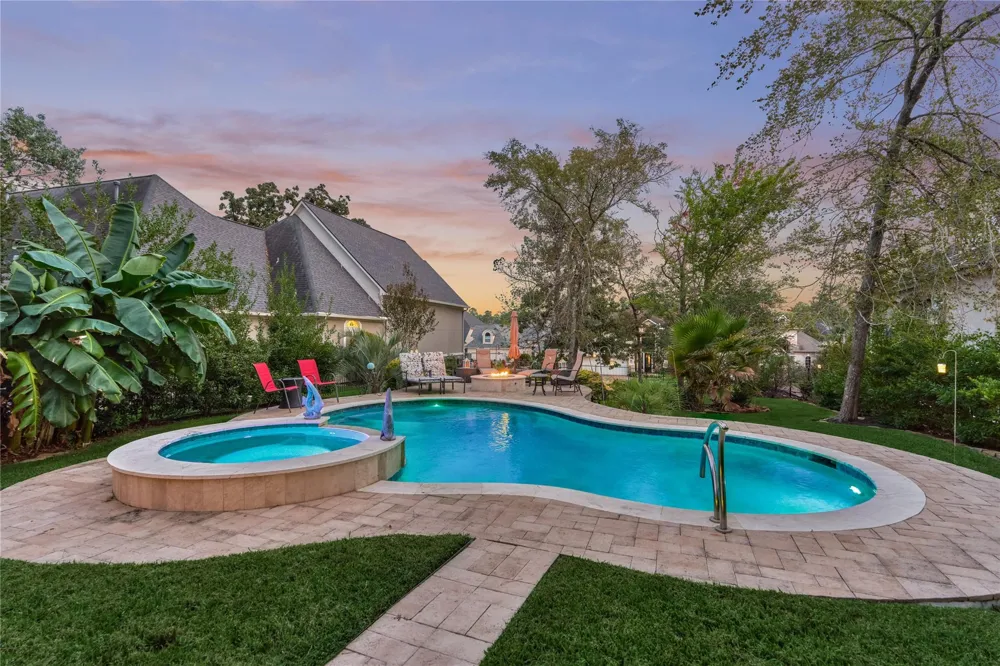 32 Hillwood Lane Montgomery, TX 77356