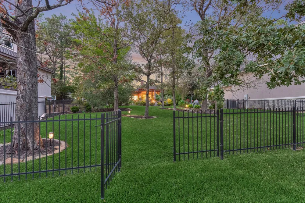 32 Hillwood Lane Montgomery, TX 77356