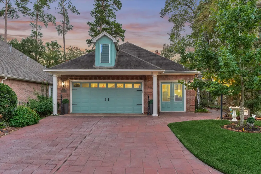 32 Hillwood Lane Montgomery, TX 77356